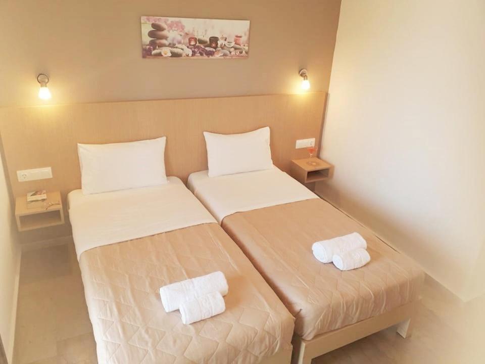 Lefkimi Hotel 卡沃斯 外观 照片