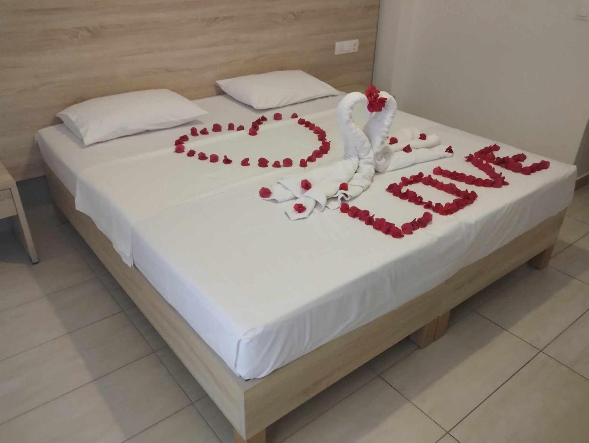 Lefkimi Hotel 卡沃斯 外观 照片